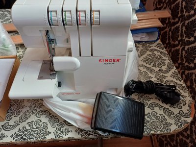 Singer 14sh654 Overlok Makinesi ( ihtiyaç fazlası)