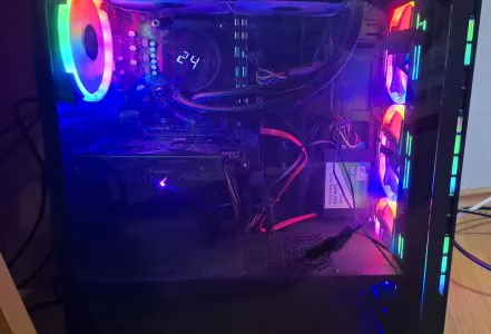 Acil satılık masaüstü oyuncu kasa